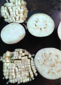 茄瓜发霉可以吃,茄瓜发霉还能吃吗？揭秘食品安全之谜