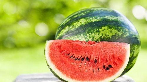 西瓜吃瓜吃么,吃出夏日清凉与甜蜜滋味